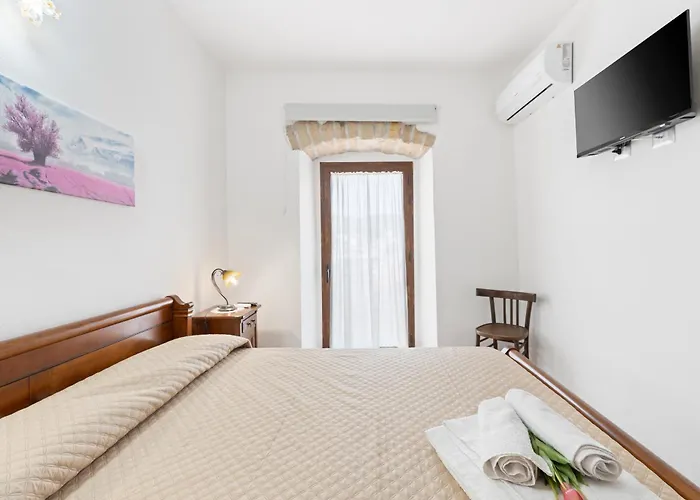 Le Muse Oda ve Kahvaltı Scano Montiferro